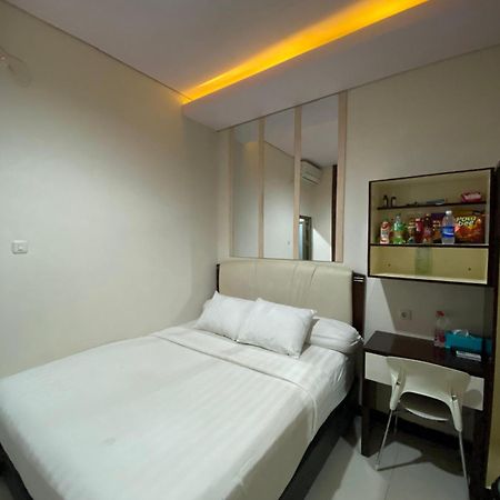 Hotel Dekost Madiun Exteriér fotografie