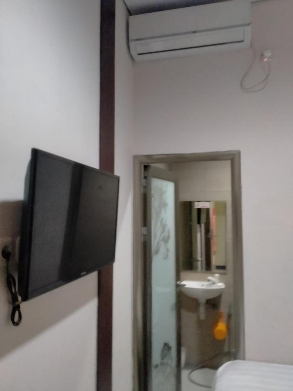 Hotel Dekost Madiun Exteriér fotografie