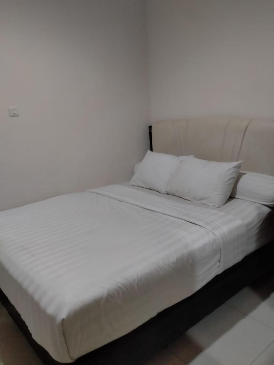 Hotel Dekost Madiun Exteriér fotografie