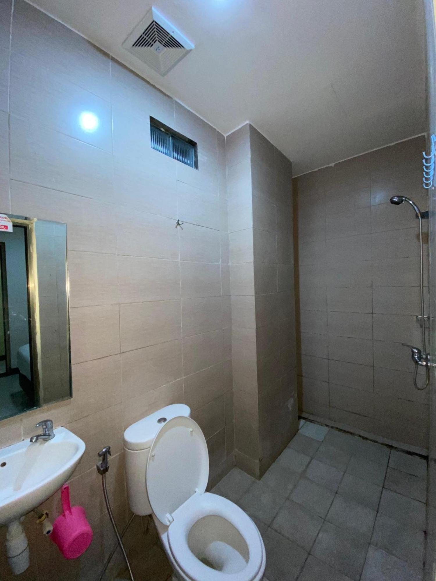 Hotel Dekost Madiun Exteriér fotografie
